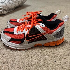 Nike Kids Grade School Vomero 5 Shoes size 6Y